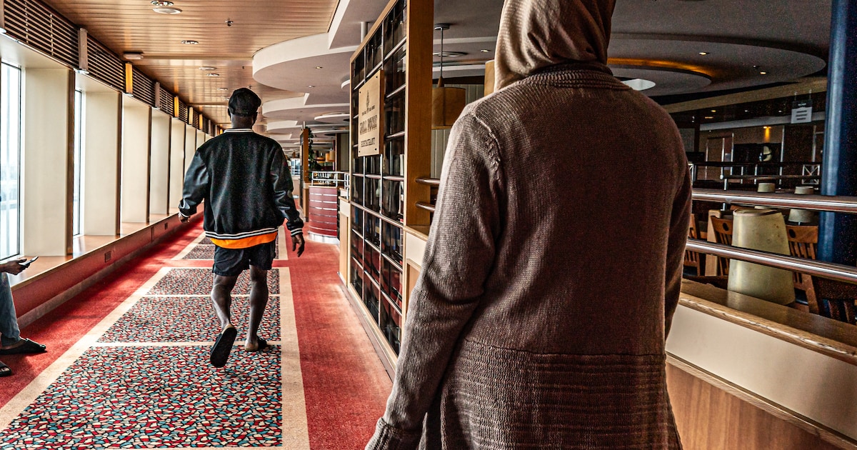 Amsterdam en drie andere steden roepen Eerste Kamer op: stem tegen strafbaarstelling illegaal verbli