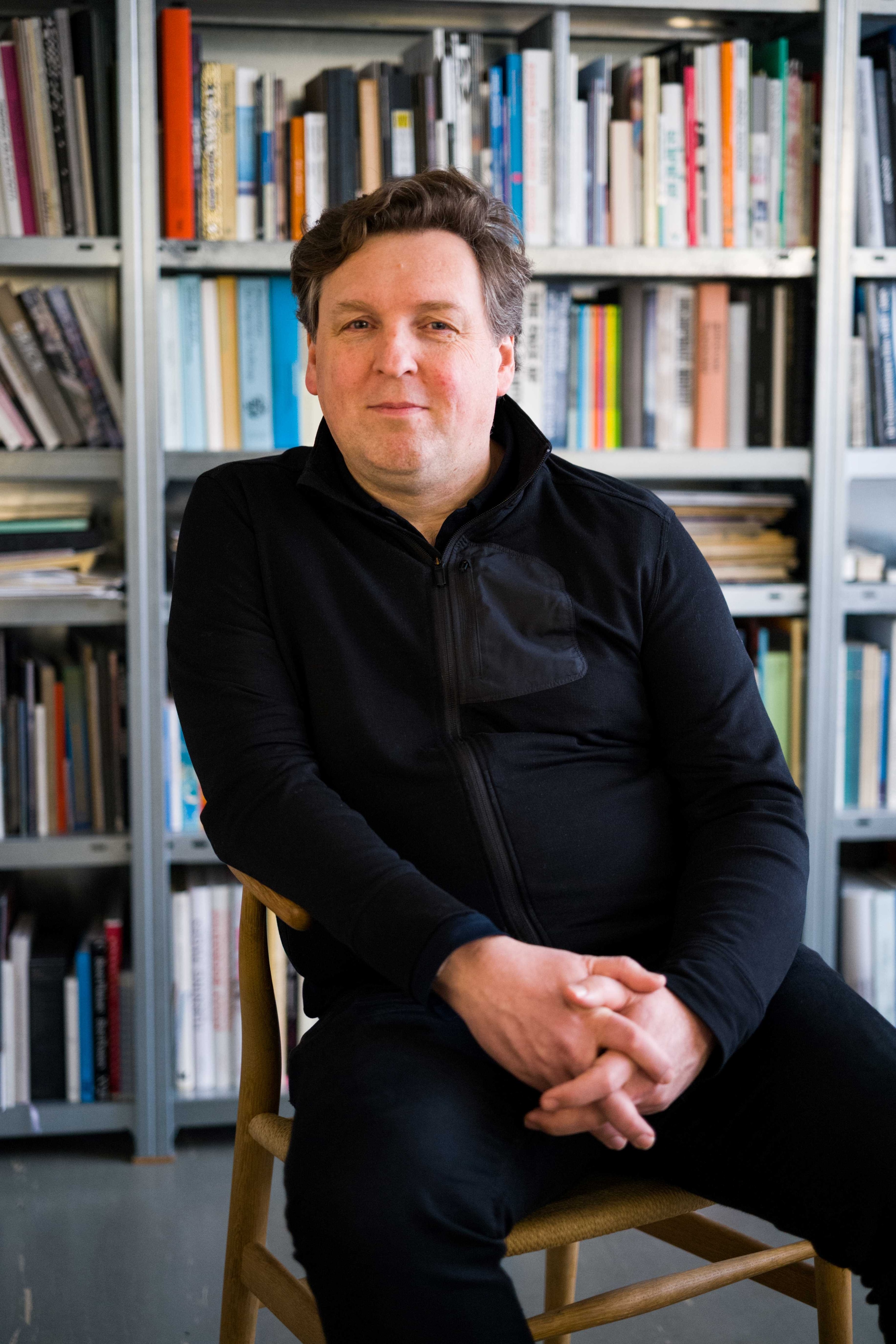 Joost Grootens ontwerpt de mooiste boeken en is de eerste winnaar van ...