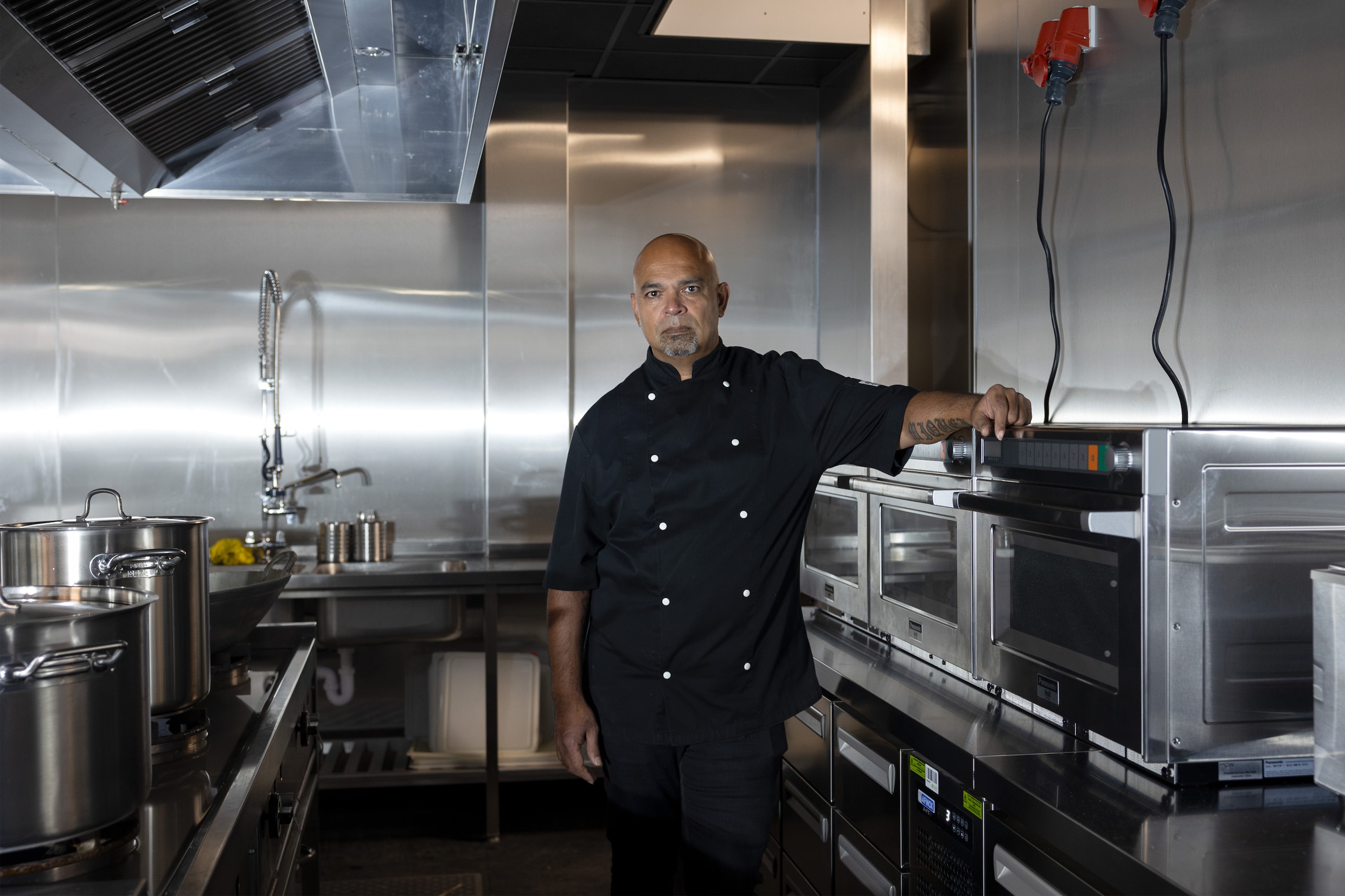 Surinaams restaurant Lalla Rookh gaat anderhalf jaar na grote brand ...