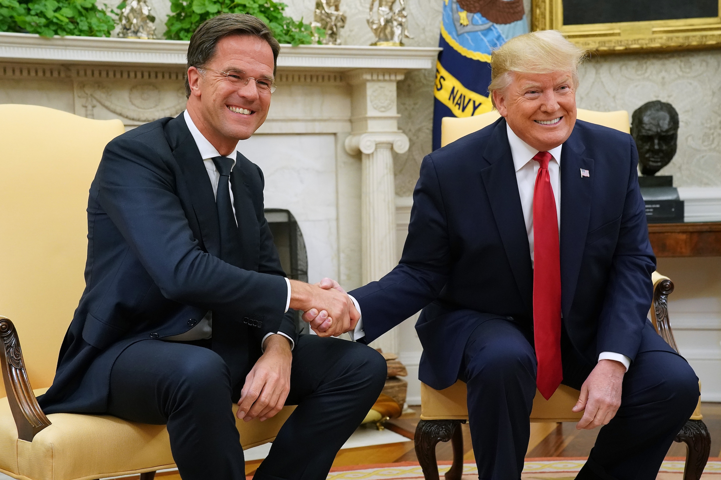 Navo-baas Mark Rutte moet Trump bij de Navo zien te houden: 'Hij moet een hogere vorm van evenwichtskunst bedrijven' | Het Parool