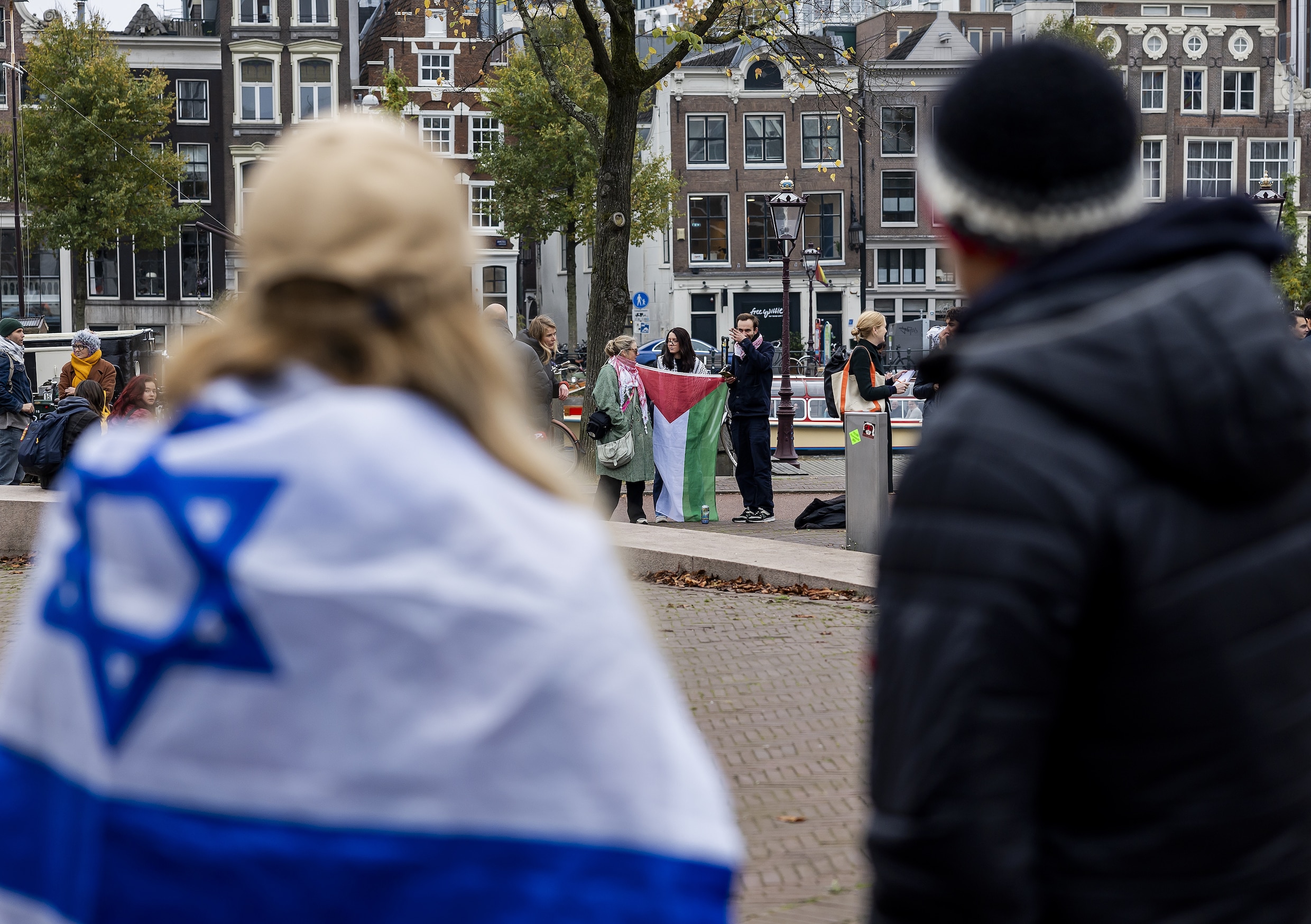 Paroollezers twee weken na Ajax-Maccabi: ‘Holman weet blijkbaar beter ...