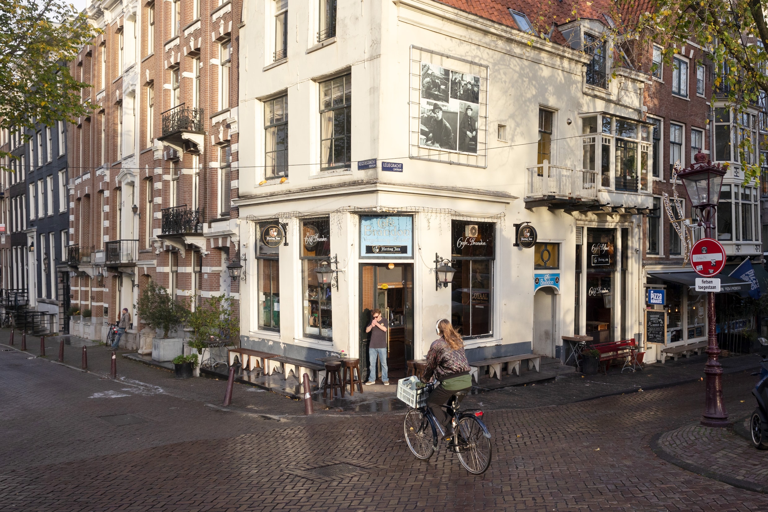 caf-brandon-op-de-keizersgracht-is-al-decennia-een-bruine-kroeg-maar