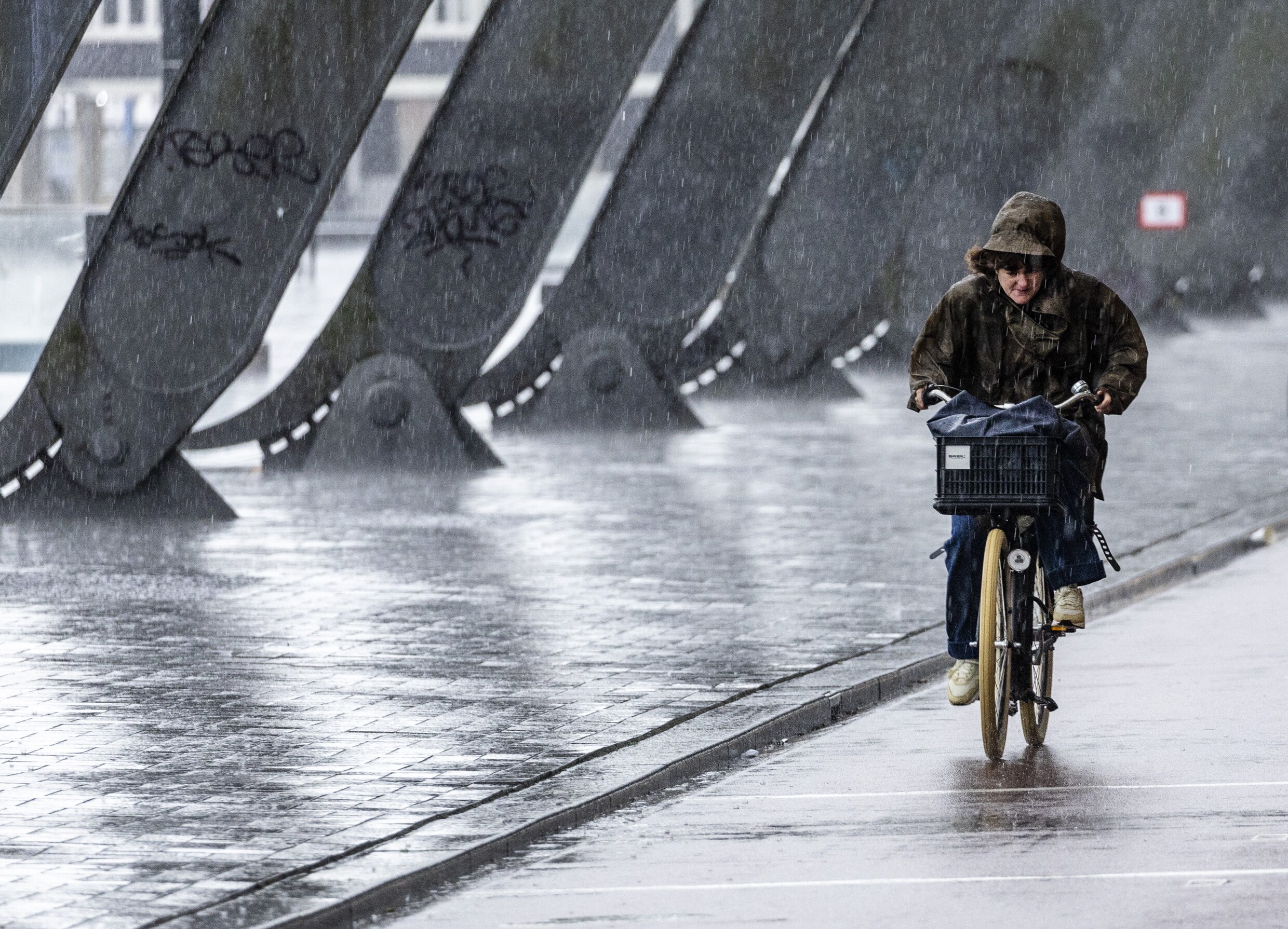 Code geel verlengd tot middernacht, wegens ‘verraderlijke’ gladheid ...