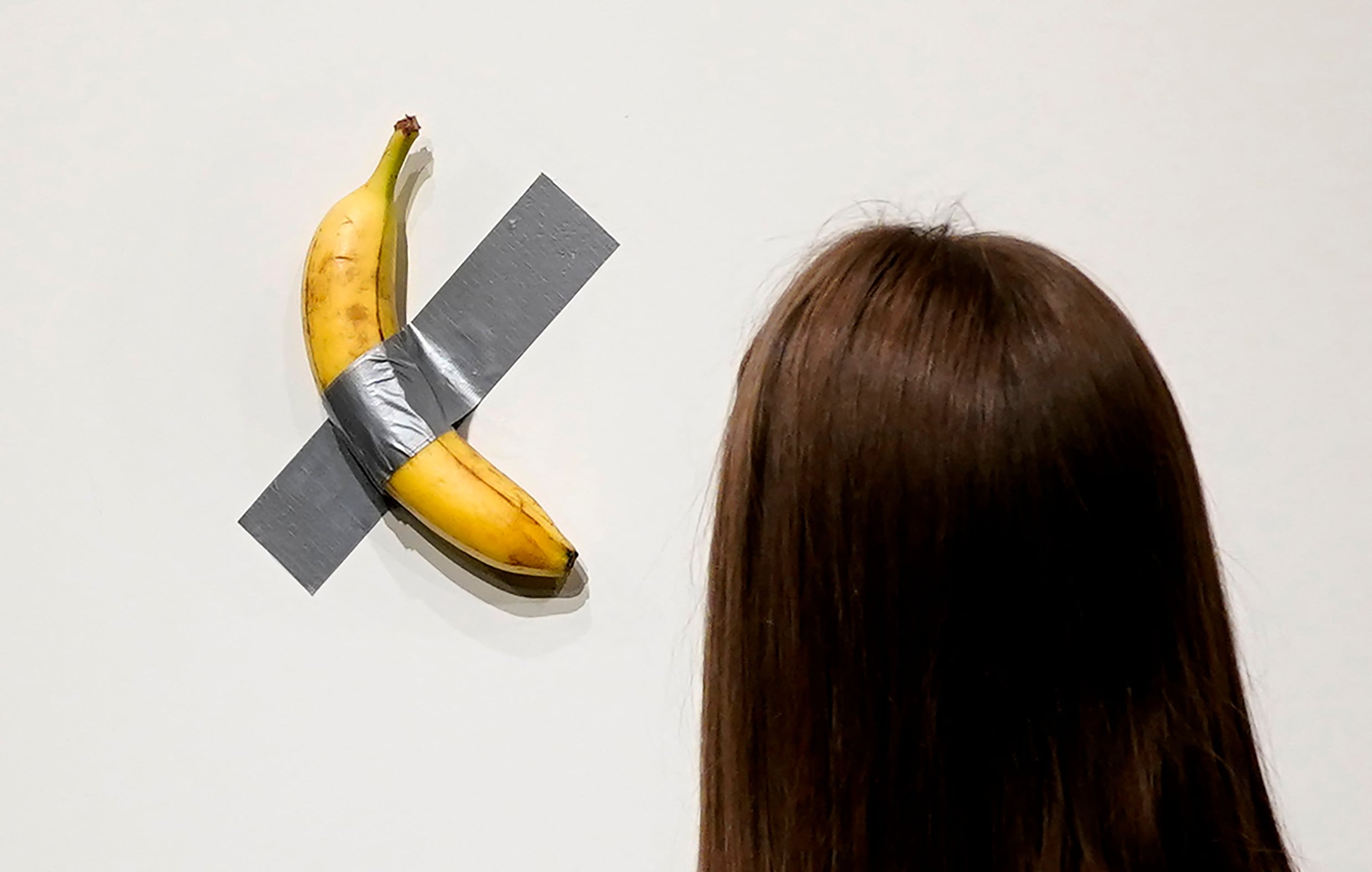 Banaanzinnig: crypto-ondernemer betaalt 6 miljoen voor stuk fruit met  ducttape | Het Parool