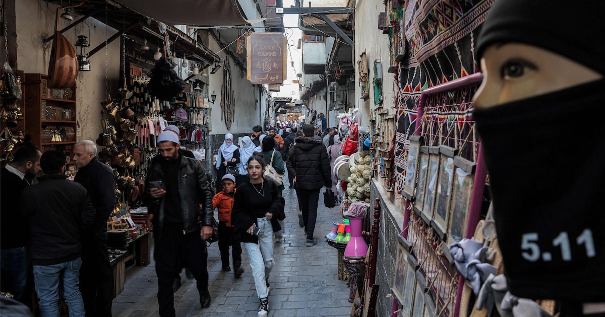 Syriër verleid met terugkeerpremie: 900 euro cash mee bij enkeltje ...