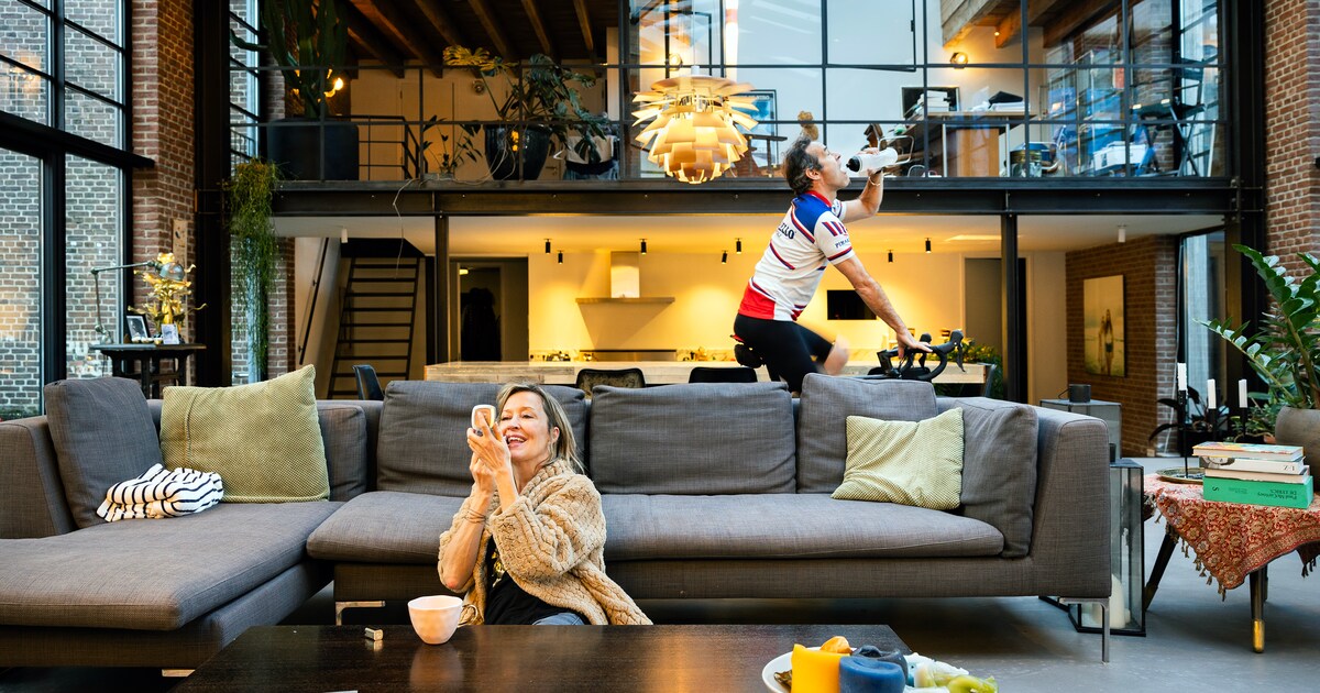 De zaterdagochtend van Willemijn Veenhoven (50) bestaat uit interviewen, dansen, lachen en kaas