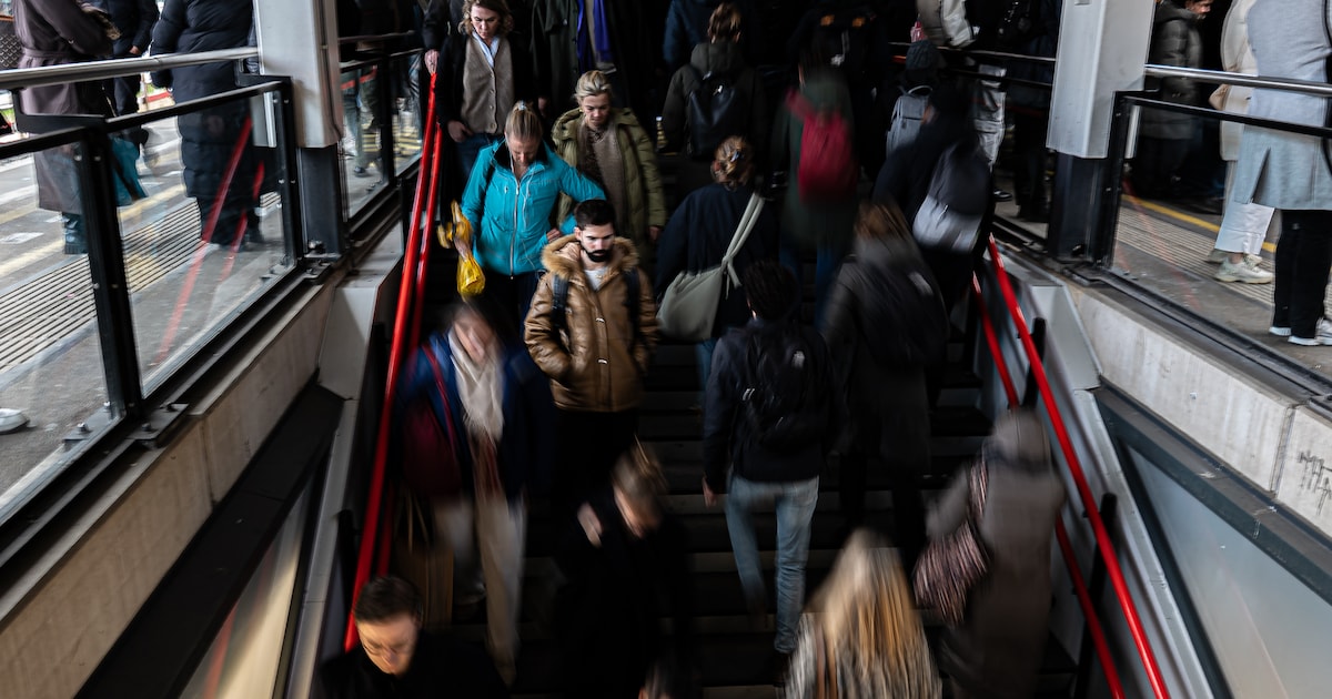 Amsterdamse treinstations dit weekend extra druk door werkzaamheden