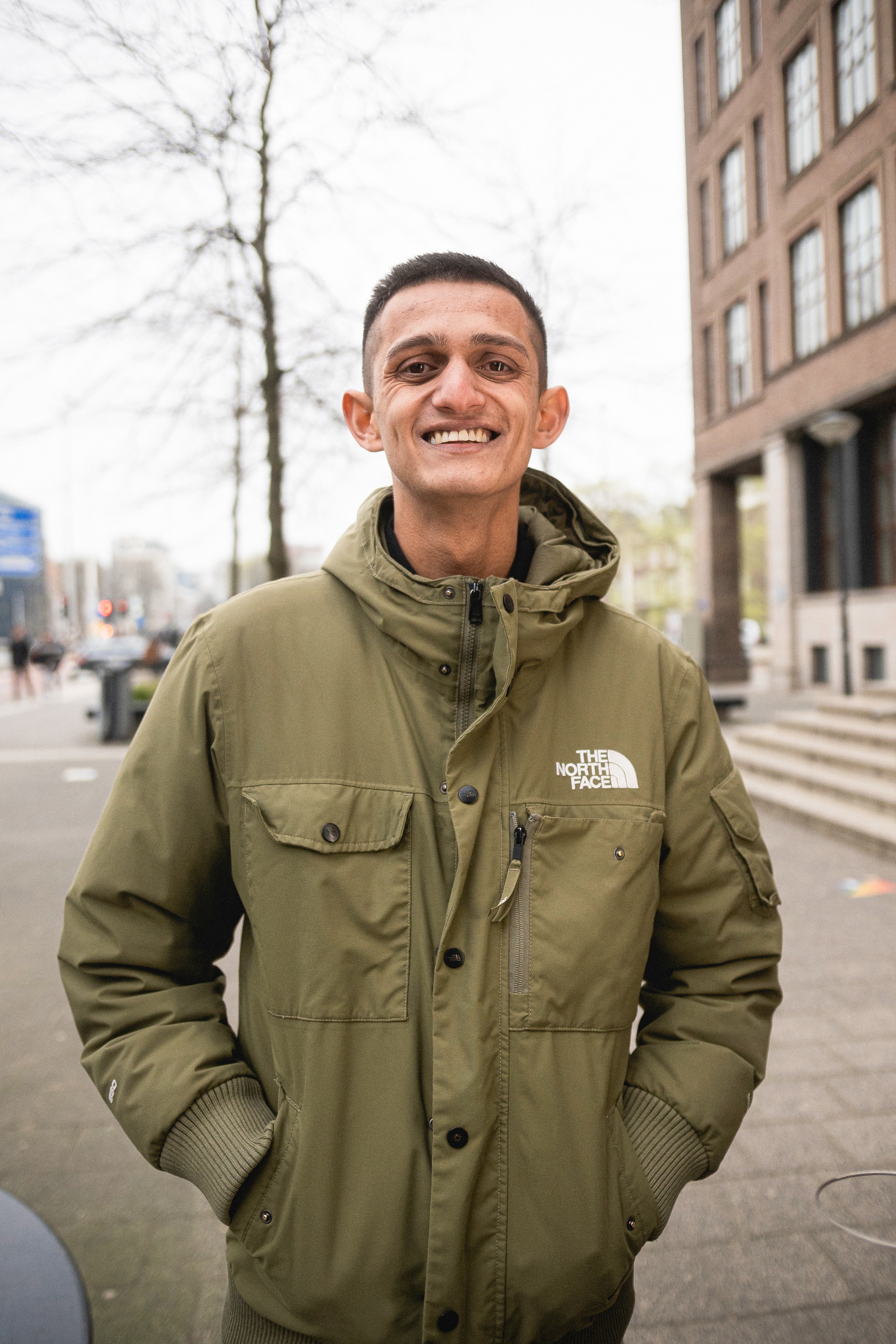 amsterdamse-jongeren-staan-nog-niet-te-springen-om-in-dienst-te-gaan