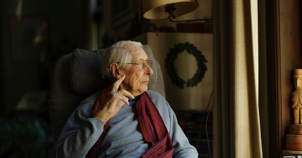 Niels (95) zat huiswerk te maken toen in 1944 zijn straat werd gebombardeerd: ‘Het huis werd geraakt