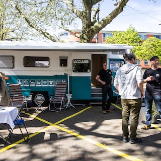 Oosterpark drug user bus will not move to Linnaeusstraat; city to find new location with residents