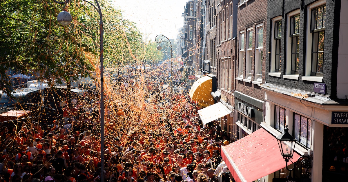 Amsterdam grijpt in op Koningsdag: geen overvolle boten met feestvierders meer in de grachten