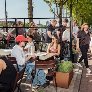 Het advies is duidelijk: elk glas is er een te veel. Maar alcohol drinken is een diepgeworteld ritueel. Mensen drinken niet voor niks