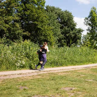 Five kilometers of Beethoven's Fifth: musicians accompany runners during the Canal Festival
