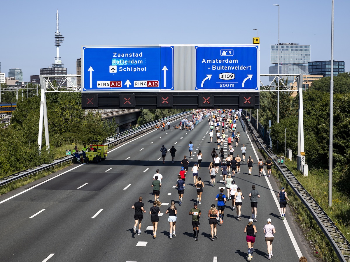 Live: Festival Op de Ring | Zoeken naar verkoeling in de drukte: 'Die warmte op de ring is een hel' | Het Parool