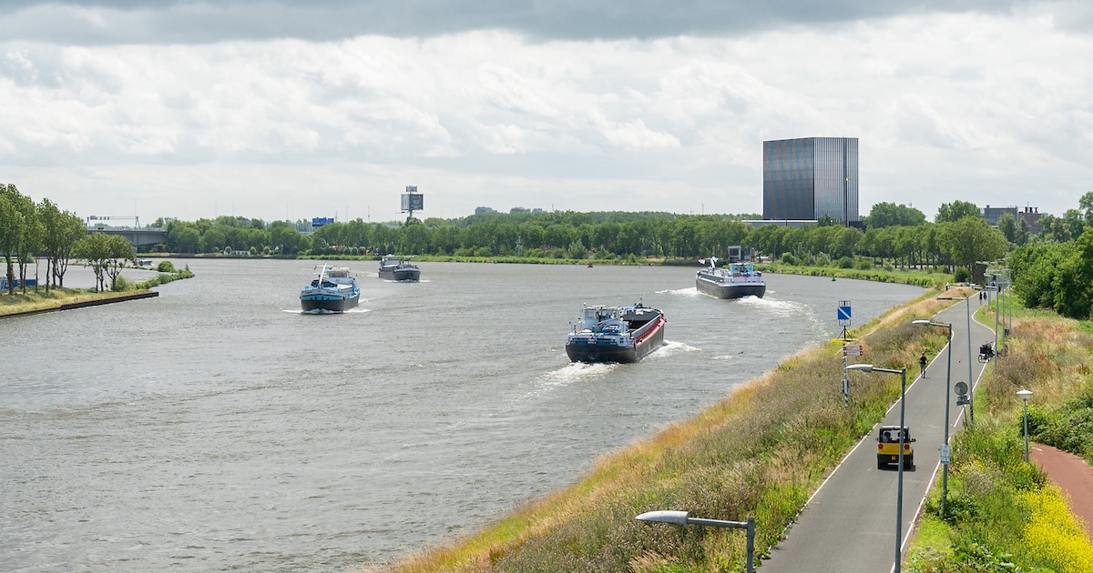 Amsterdam-Rijnkanaal gaat ’s nachts dicht voor grote schepen