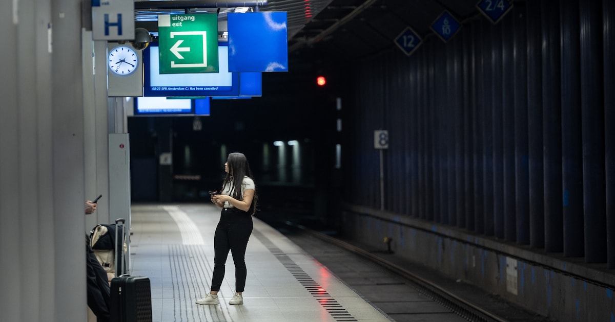 Tot in avond storing bij Schiphol, herstel duurt nog de hele nacht