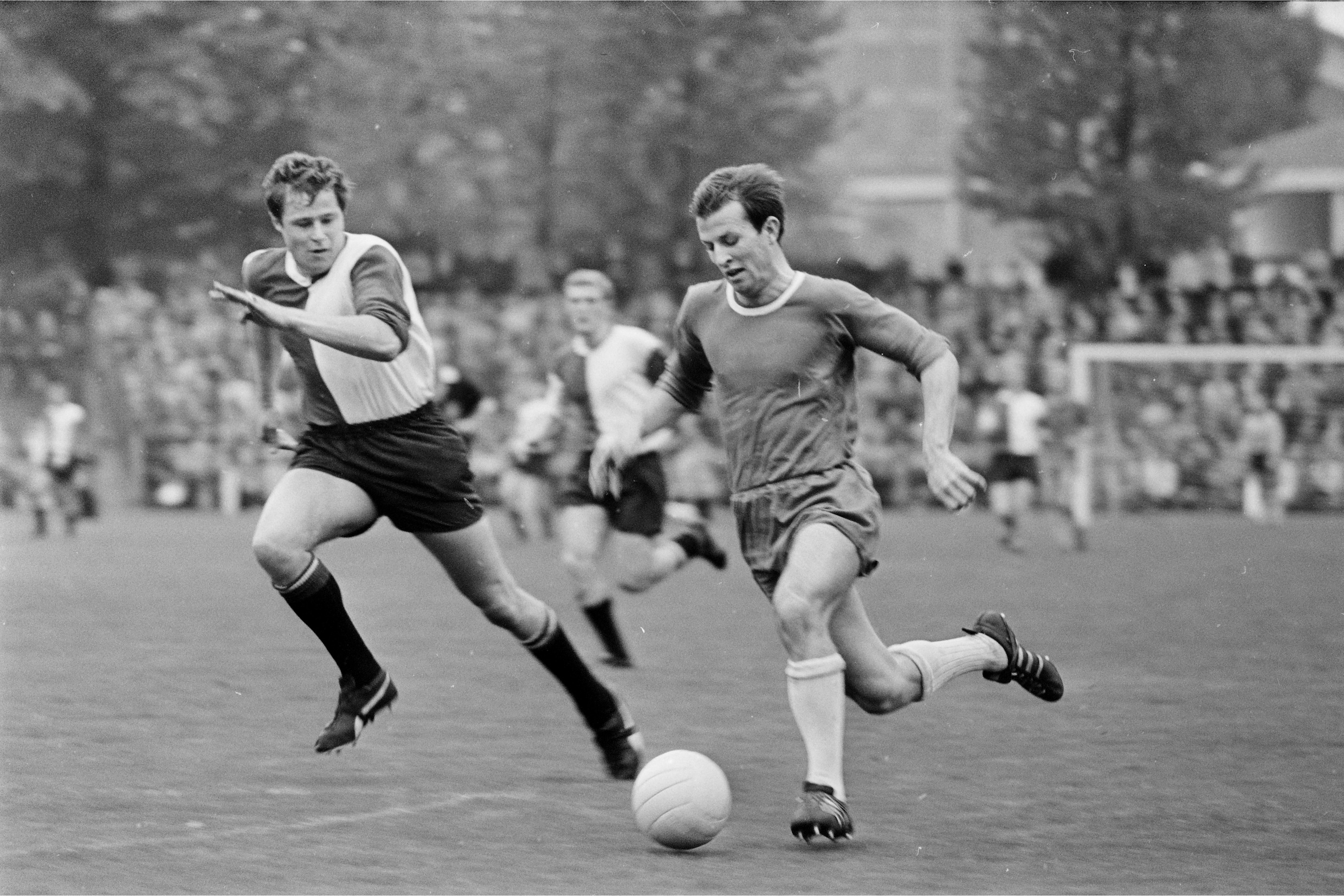 Voetballegende Rinus Israël (1942-2025): een Rotterdamse held met het ...