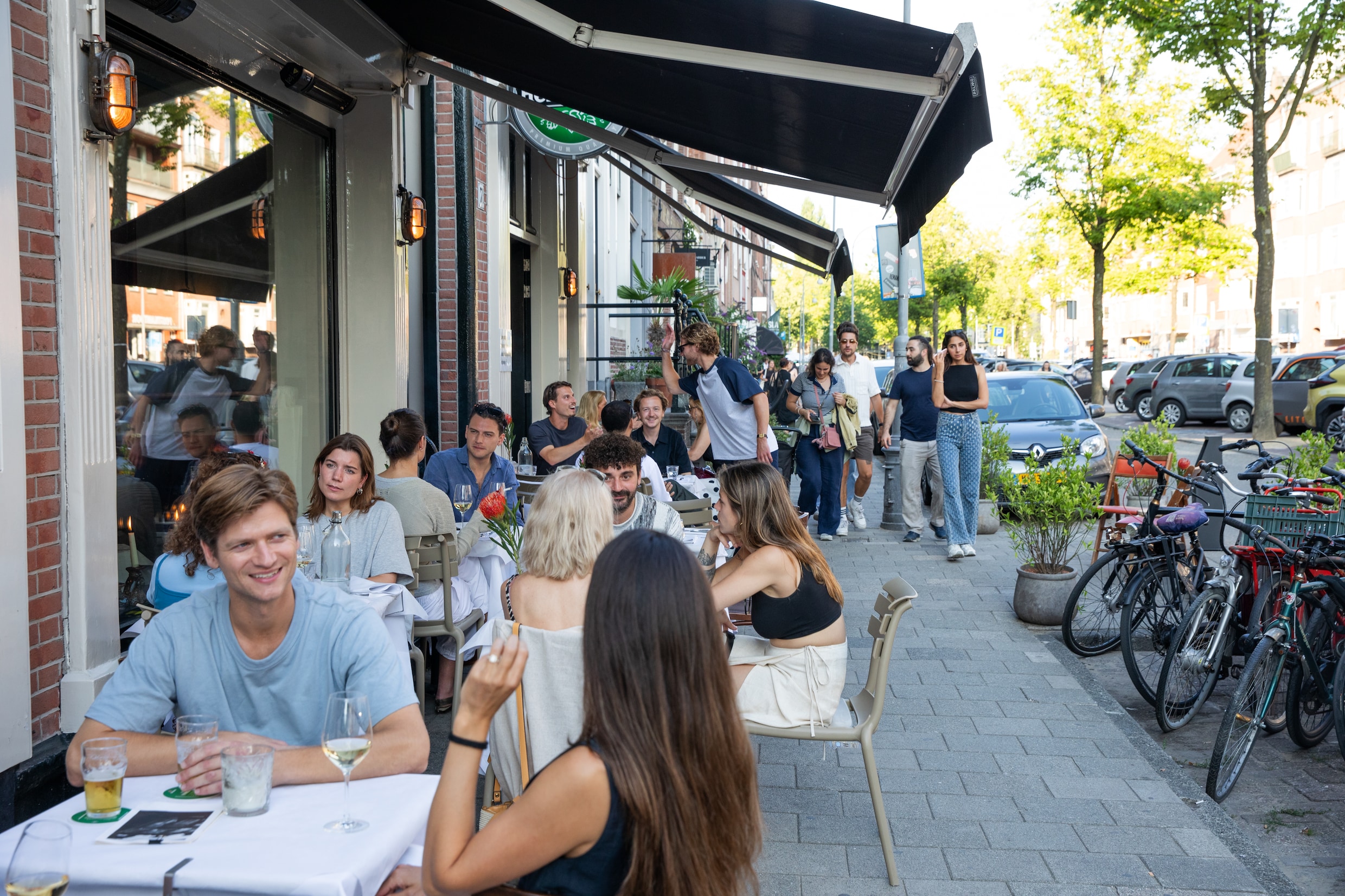 Schout-bij-nacht in de Jordaan serveert een los truffeleitje maar ook ...