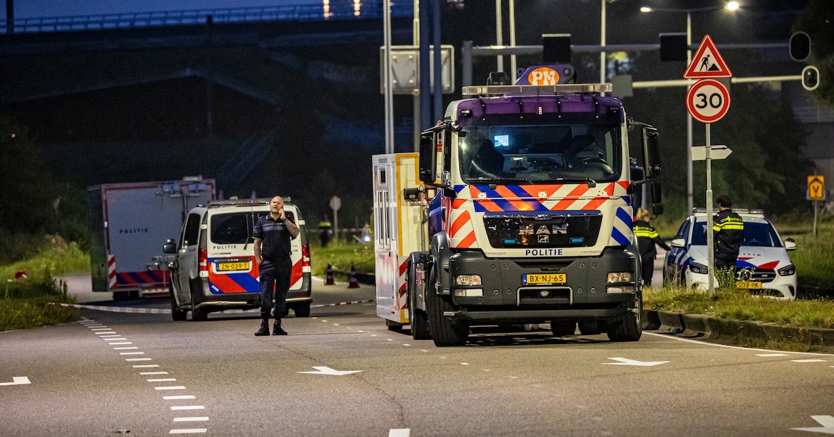 Dode aangetroffen in water bij Groenpad in Amsterdam-Zuidoost