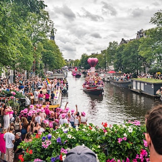 Vluchtplekken bij Pride hebben iets wrangs: zo houden we het geweld buiten het zicht van de rest van de stad’