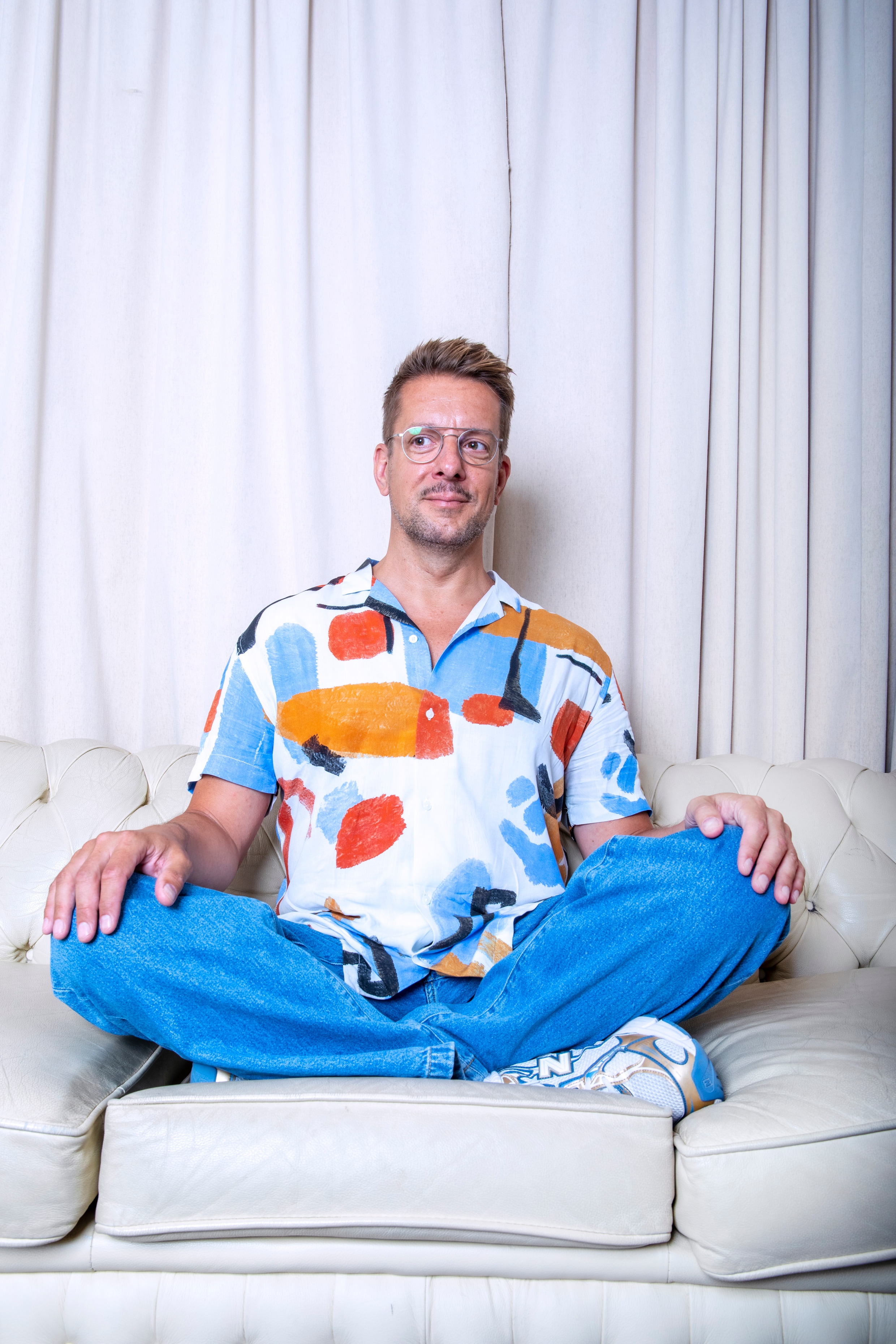 Alex Klaasen maakte een musical over zijn broer met autisme: ‘Nú weet ik dat die starheid een kenmerk kan zijn’