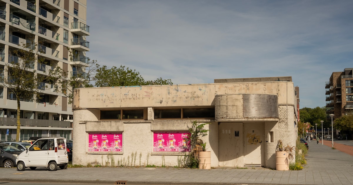 Dat dit curieuze gebouwtje niet het huis van Barbie kon zijn, leek me helder