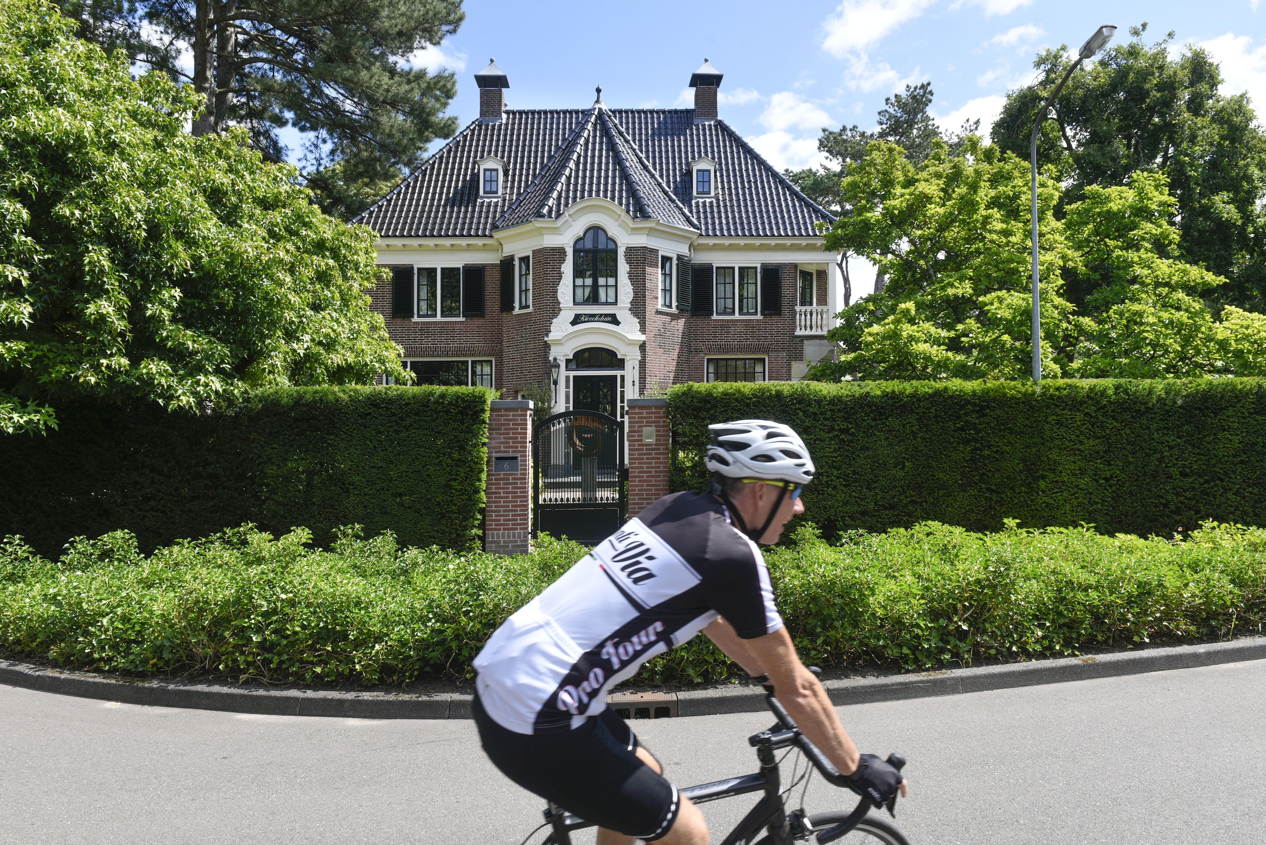 Nederland telt voor tiende jaar op rij meer miljonairs, 30.700 in Amsterdam  | Het Parool