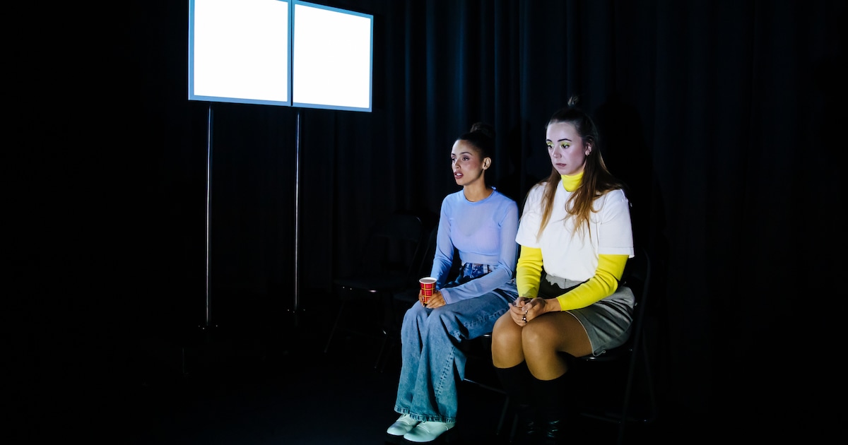 In de nieuwe musical Grond zien we hoe moeizaam we soms omgaan met rouw: ‘Je praat er vaak niet met