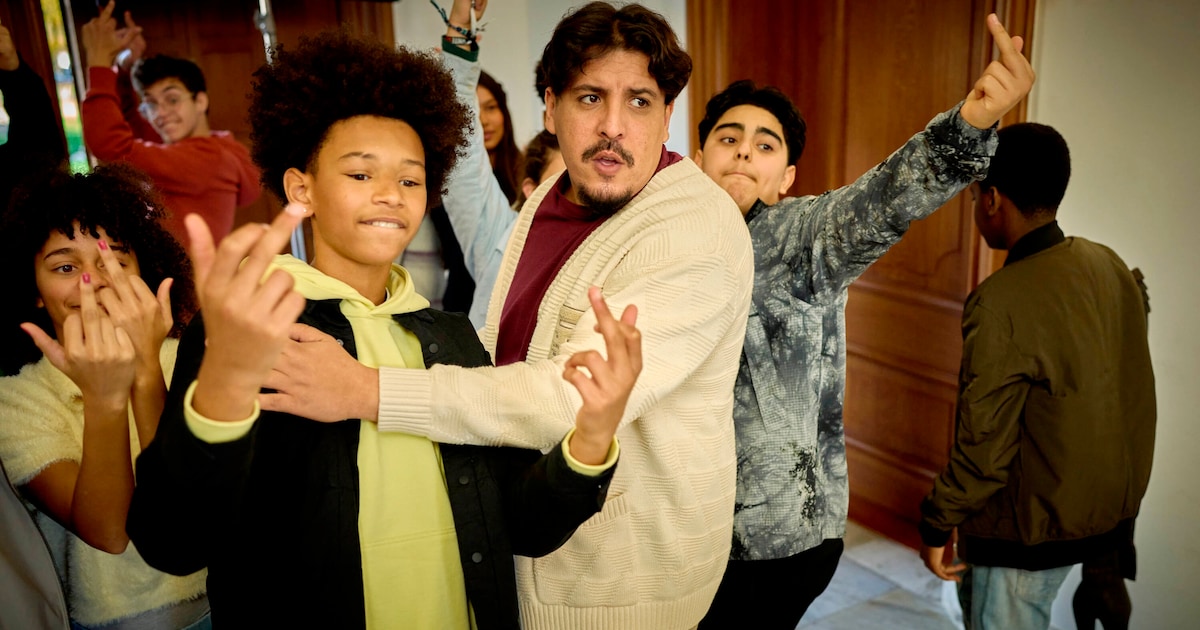 In de serie Nordin gaat een rijkeluiszoontje les geven op een achterstandsschool: ‘De serie is komis