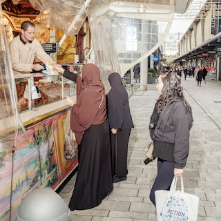 Amsterdam oliebollen and Christmas tree vendors lose automatic priority for their old spots