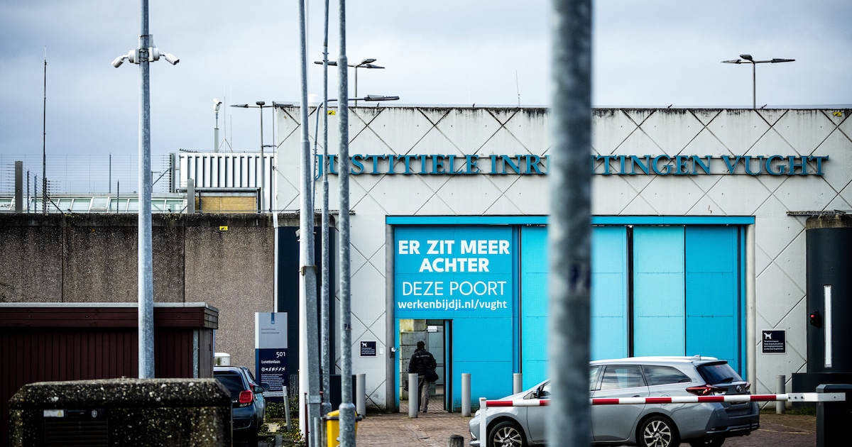 Ridouan Taghi beklaagt zich over het blinderen van zijn cel