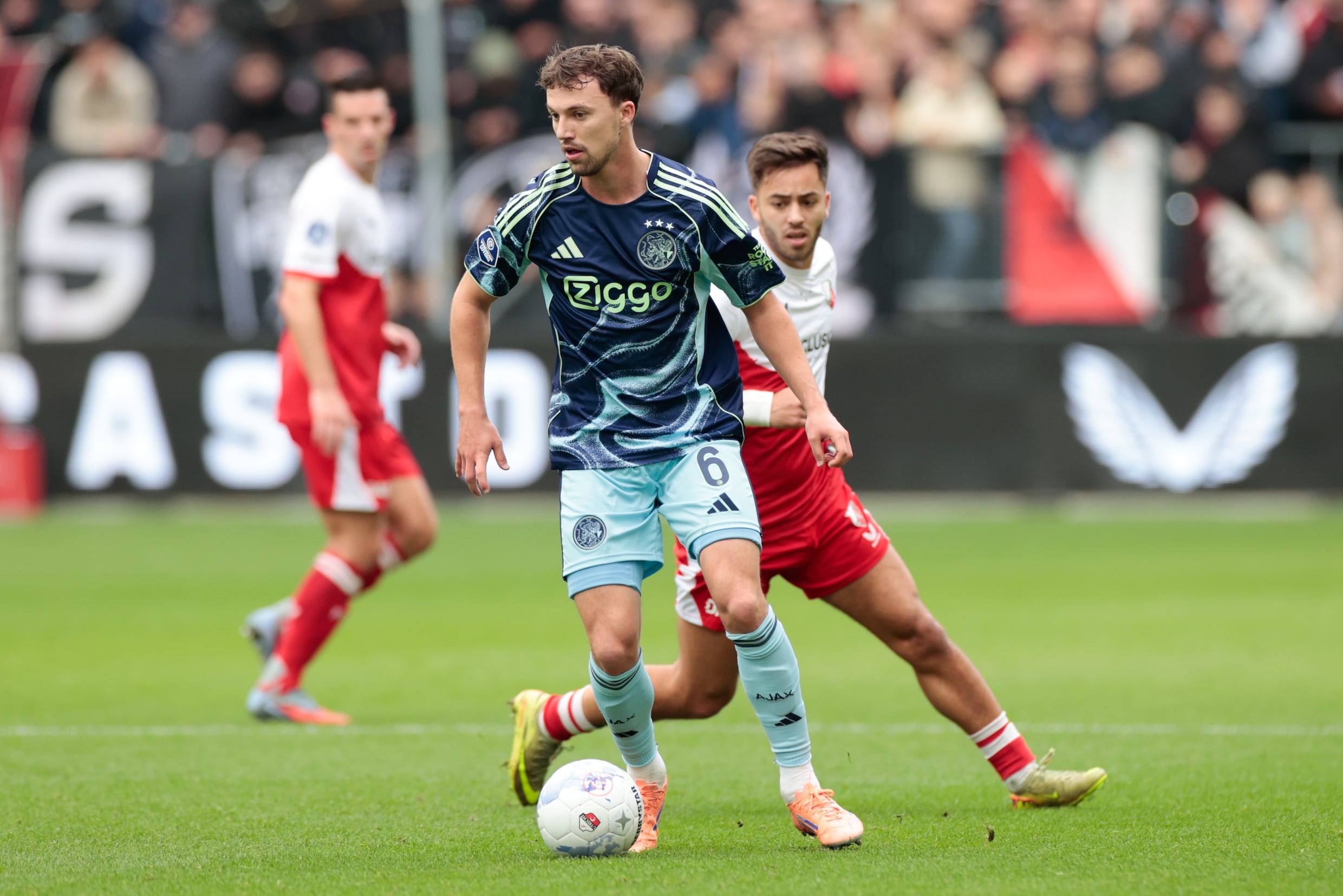 Youri Regeer speelde standaarduitblinker Gjivai Zechiël naar de