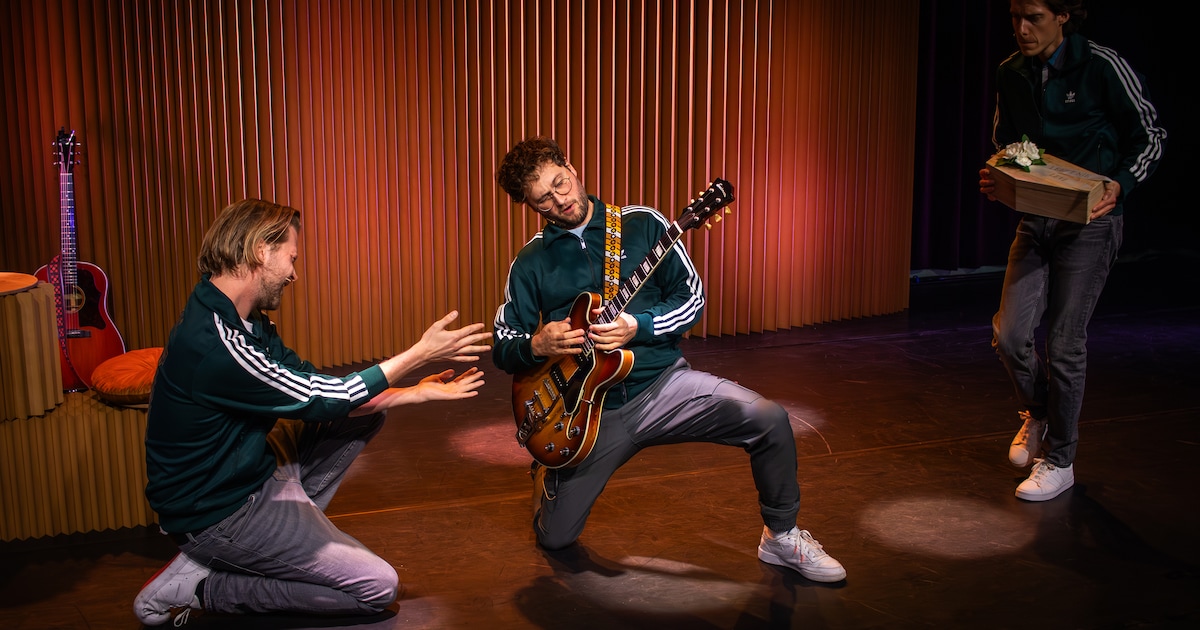 Recensie: De derde voorstelling van cabaretgroep Jeroens Clan is heel erg grappig en bevrijdend in z