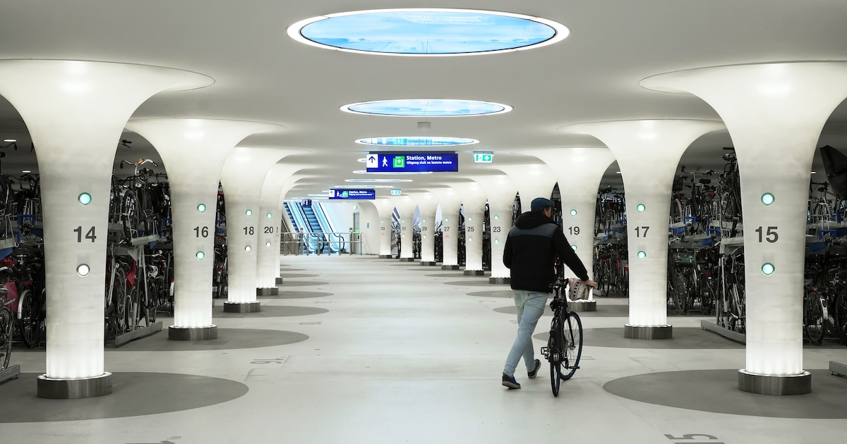 Roltrap naar fietskelder onder Amsterdam CS had meer dan 500 storingen