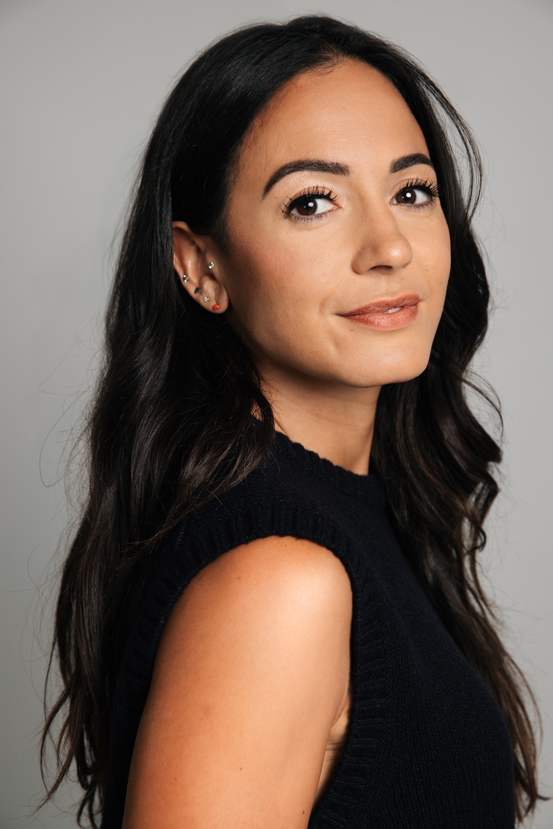 Raounak Khaddari is verslaggever en journalist bij Het Parool, waar ze over onderwijs en jongeren schrijft. Ze is ook auteur van ‘Even goede vrienden’, over vriendschap.