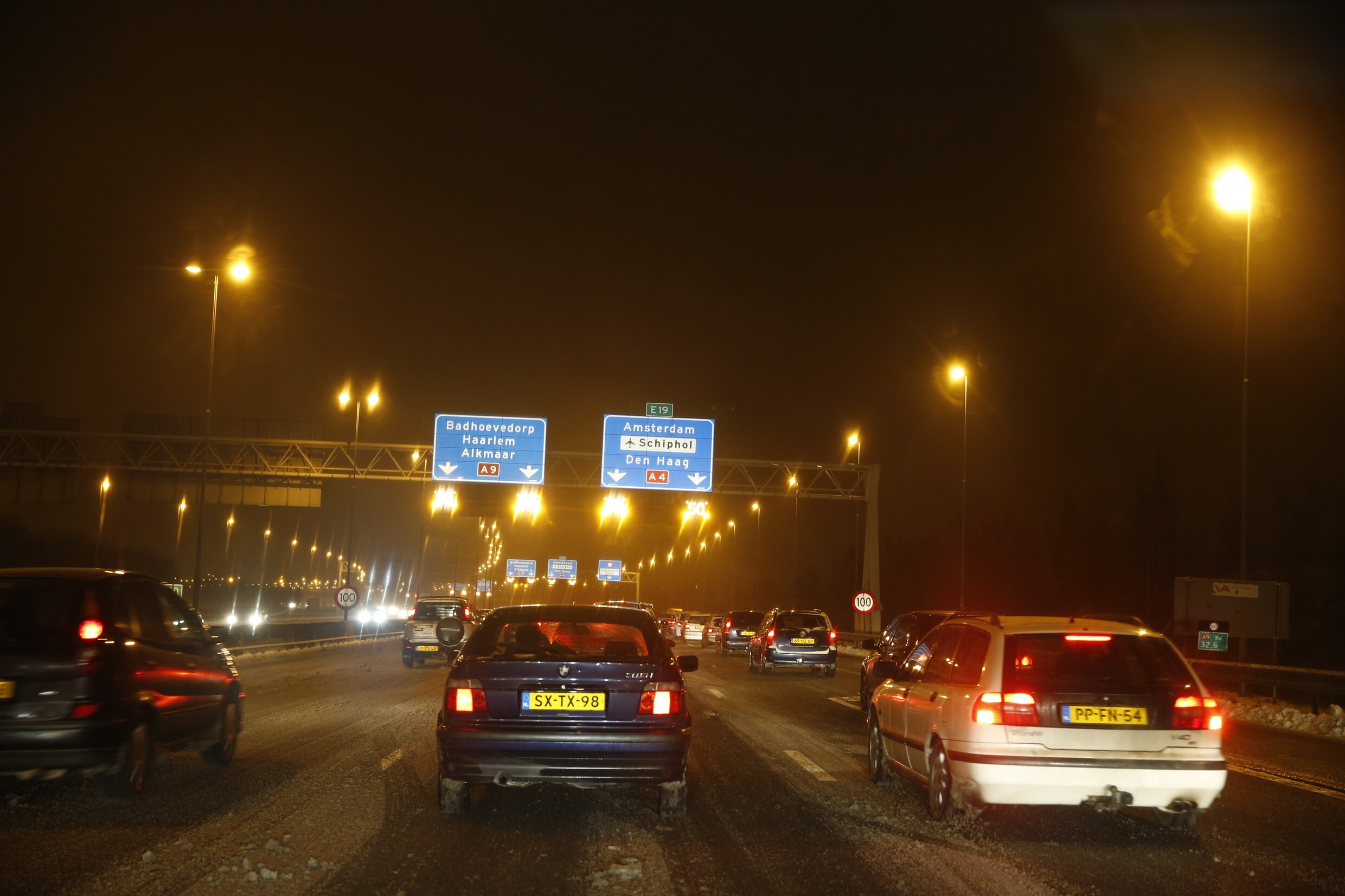 Code geel in bijna heel het land om gladheid op de weg | Het Parool