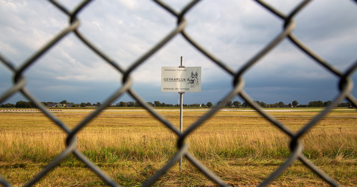 Waarom werden de drones boven vliegbasis Volkel en Eindhoven Airport niet uit de lucht geschoten?