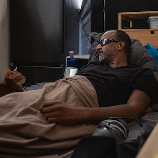 From a dark room, Anil van der Zee grew into an important voice for ME patients, royal honor for Amsterdam resident