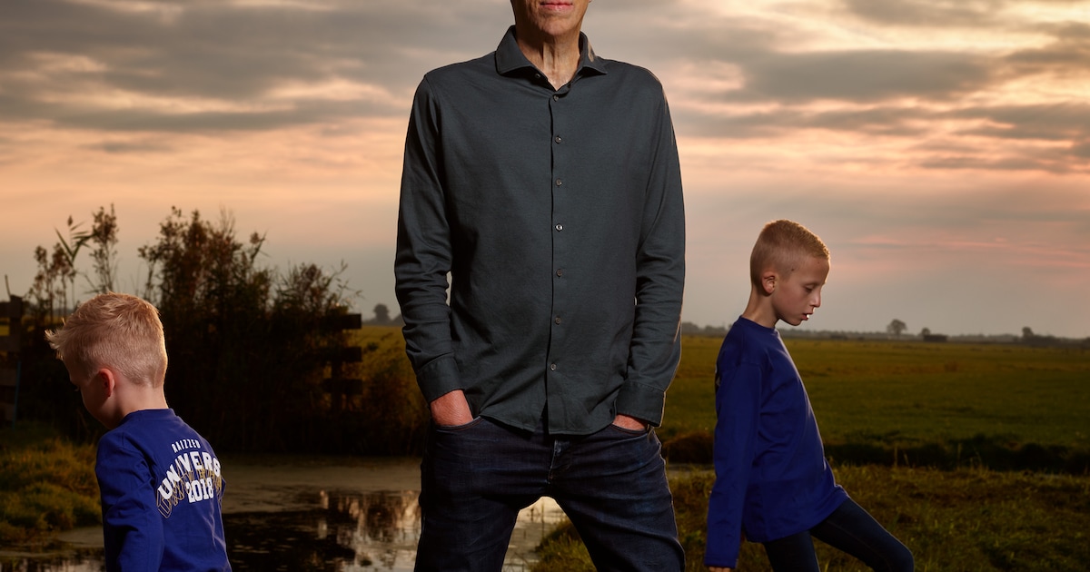 Fotograaf Suzan van de Roemer portretteerde getroffenen van de nieuwjaarsbrand in Volendam in een dr