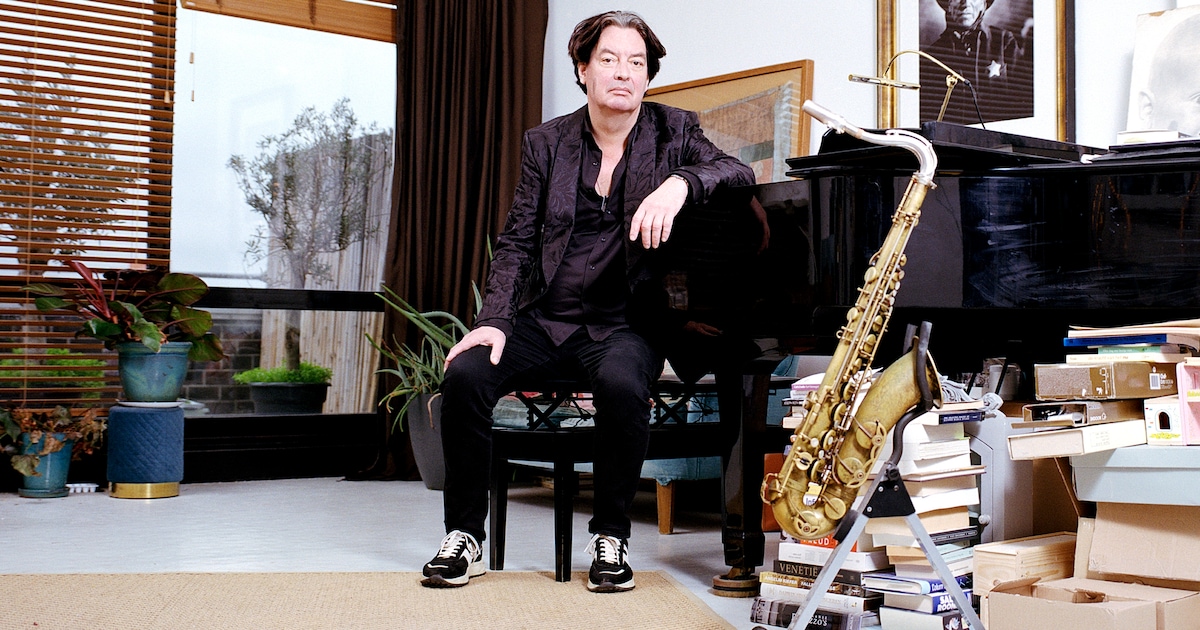 Jazzsaxofonist Yuri Honing: ‘Piepkleine huisjes van 25 vierkante meter gaan voor een half miljoen in