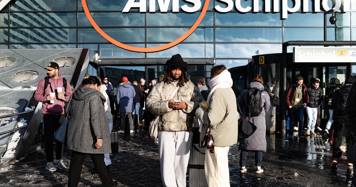 Schiphol zoekt nieuwe mede-eigenaar – maar Amsterdam kan daarbij gaan dwarsliggen: ‘Eerst krimpen en
