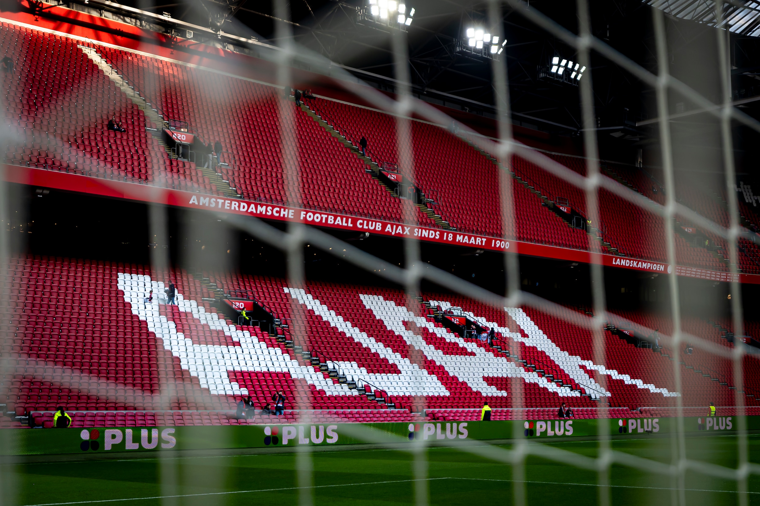 Doek valt definitief voor Ajax: gebreken komen ook tegen Olympiakos ...