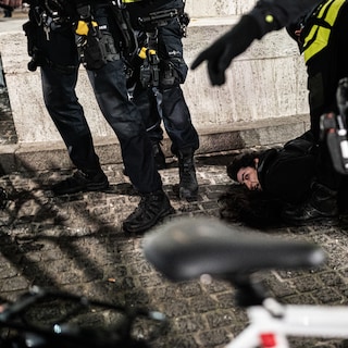 Opinion: Banner on Hannie Schaft and Hamas in Amsterdam council shows broader democratic tensions