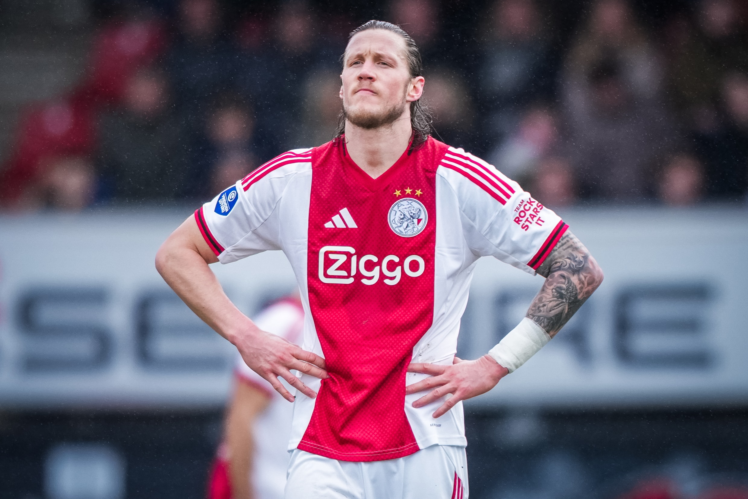 Wout Weghorst is amper meer in beeld bij Ajax: waarom gelooft niemand ...