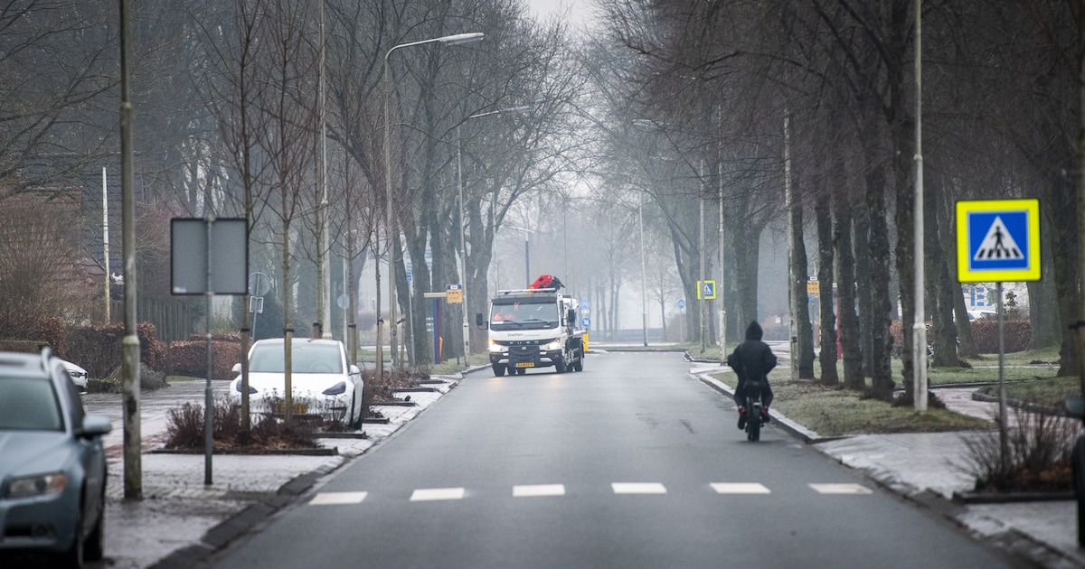Vanavond code geel vanwege sneeuwval en gladheid, KLM schrapt vluchten