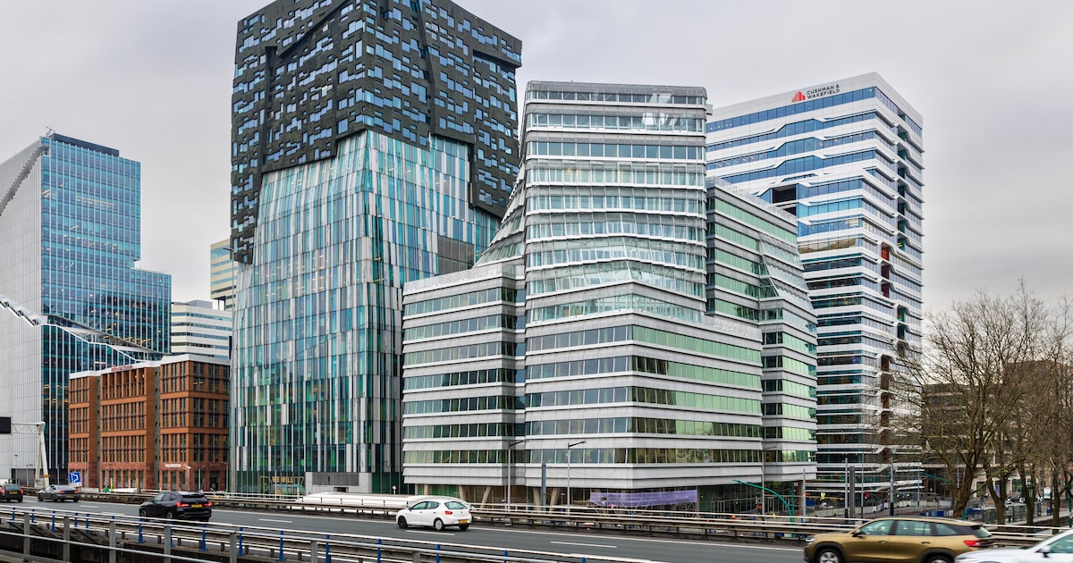 The CubeHouse op de Zuidas zet het begrip kantoortuin bij het vuilnis