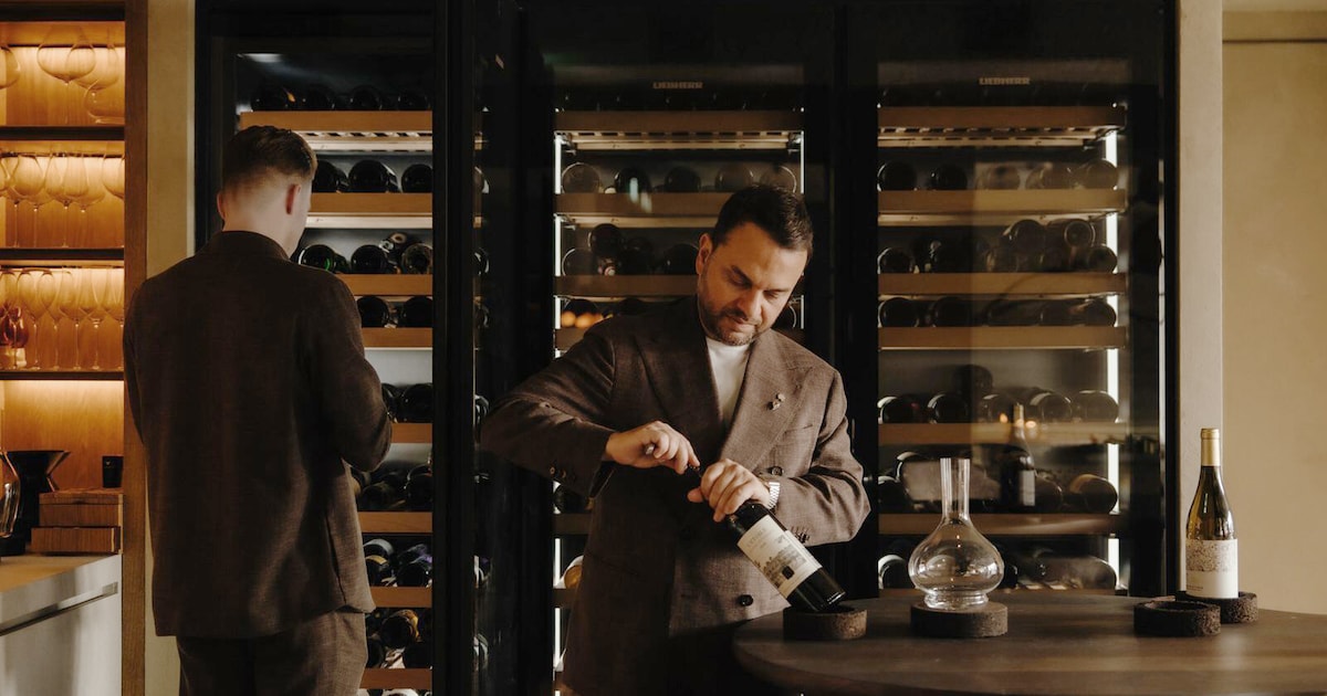 Sommelier van het jaar werkt bij Amsterdams restaurant Flore: ‘Ik wil weten wat gasten lekker vinden