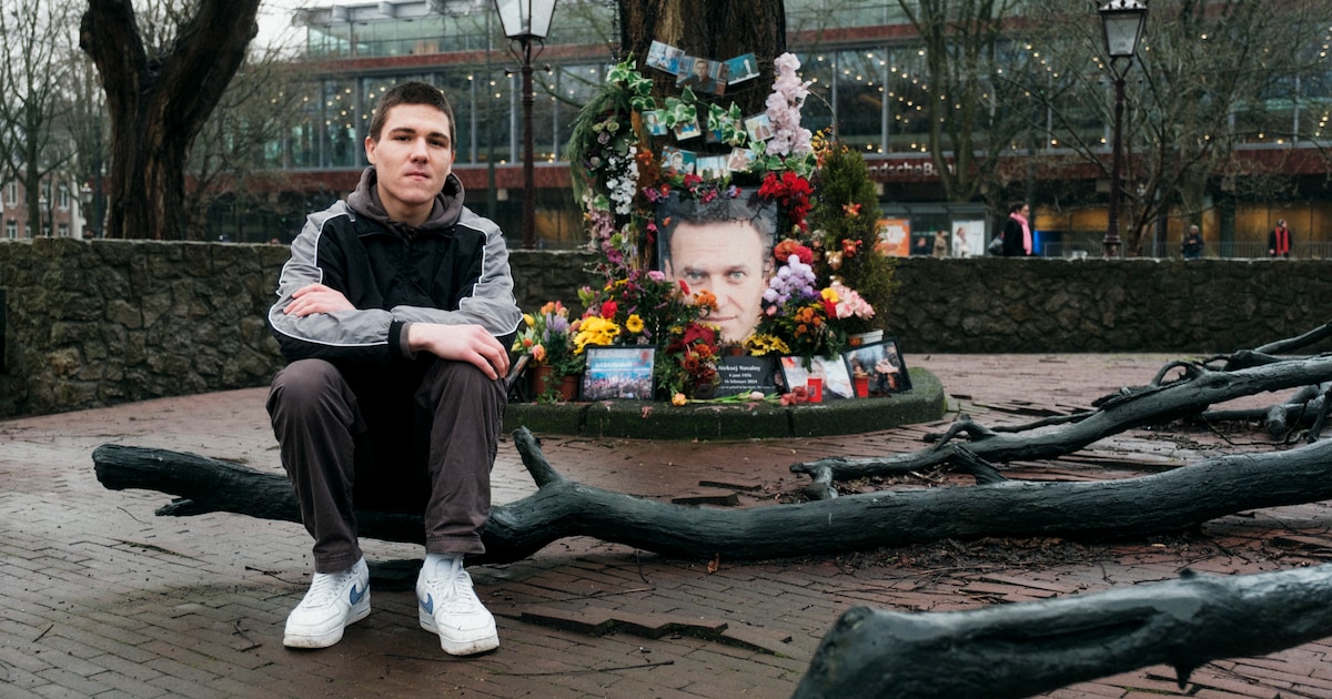 Student Vladimir (23) reist vanuit Groningen geregeld naar het Frederiksplein om het geïmproviseerde
