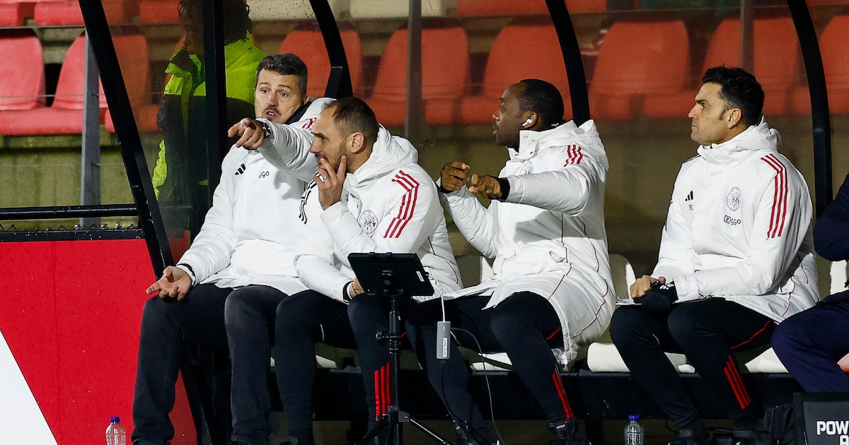 Trainer Óscar García heeft debuut gemaakt bij Jong Ajax: ‘Ik ga mijn best doen de mentaliteit van sp