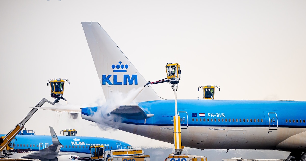 Winterchaos op Schiphol kost moederbedrijf KLM 90 miljoen euro